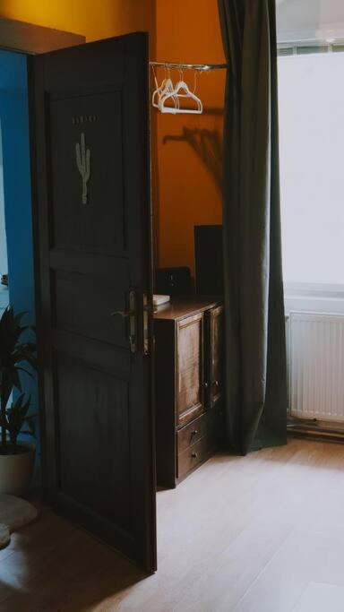 Sahara Studio With Shared Bathroom In City Centre Bratysława Zewnętrze zdjęcie